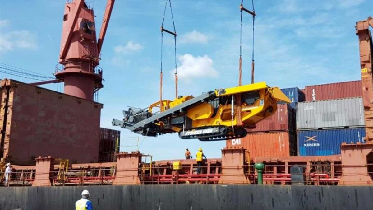 Crushing circuit unloaded at the port.