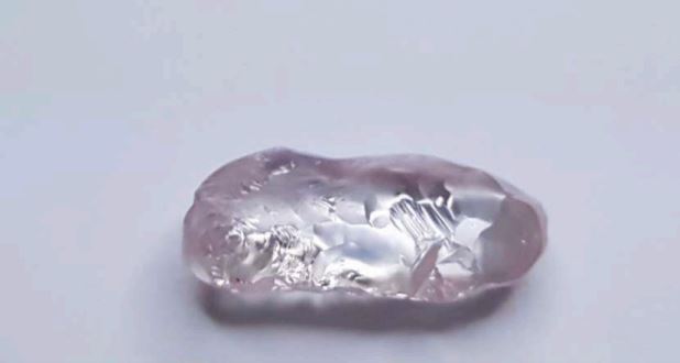 The 7.5 carat fancy purple pink diamond. Pic: Lucapa