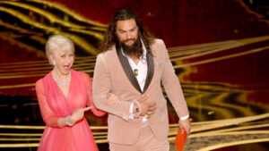 Lunchtime ASX small cap wrap: Who’s making an award-winning entrance today?