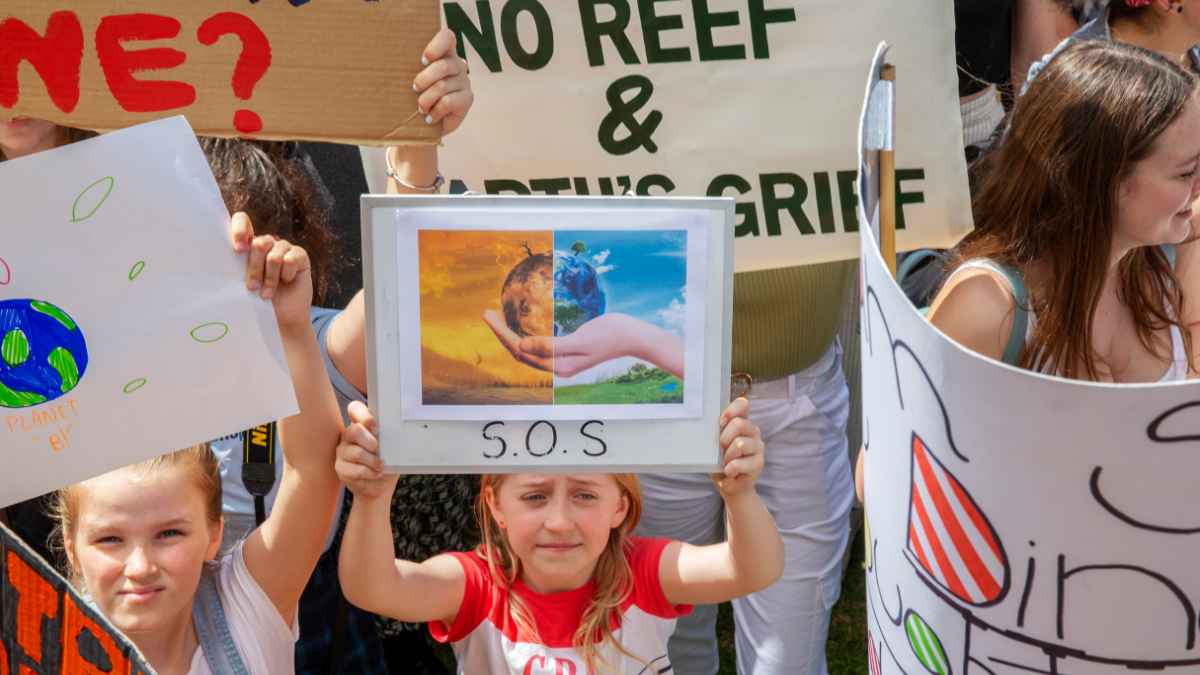 Instos managing $52 trillion in assets urge government action on climate change