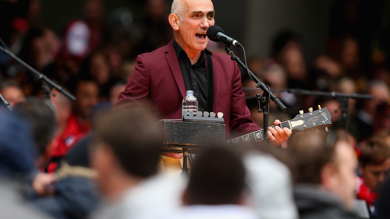 Lunchtime ASX small cap wrap: Who’s looking over the bridge to the MCG?