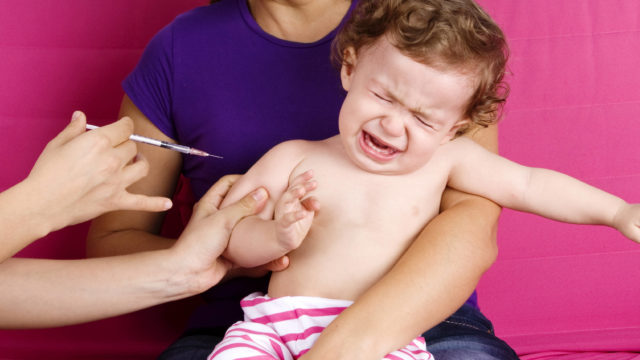 vaccine_child_crying