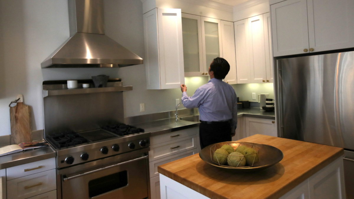 Tech: Real estate inspection restrictions are easing, but AssetOwl is still rolling out its virtual solution and shares are still climbing