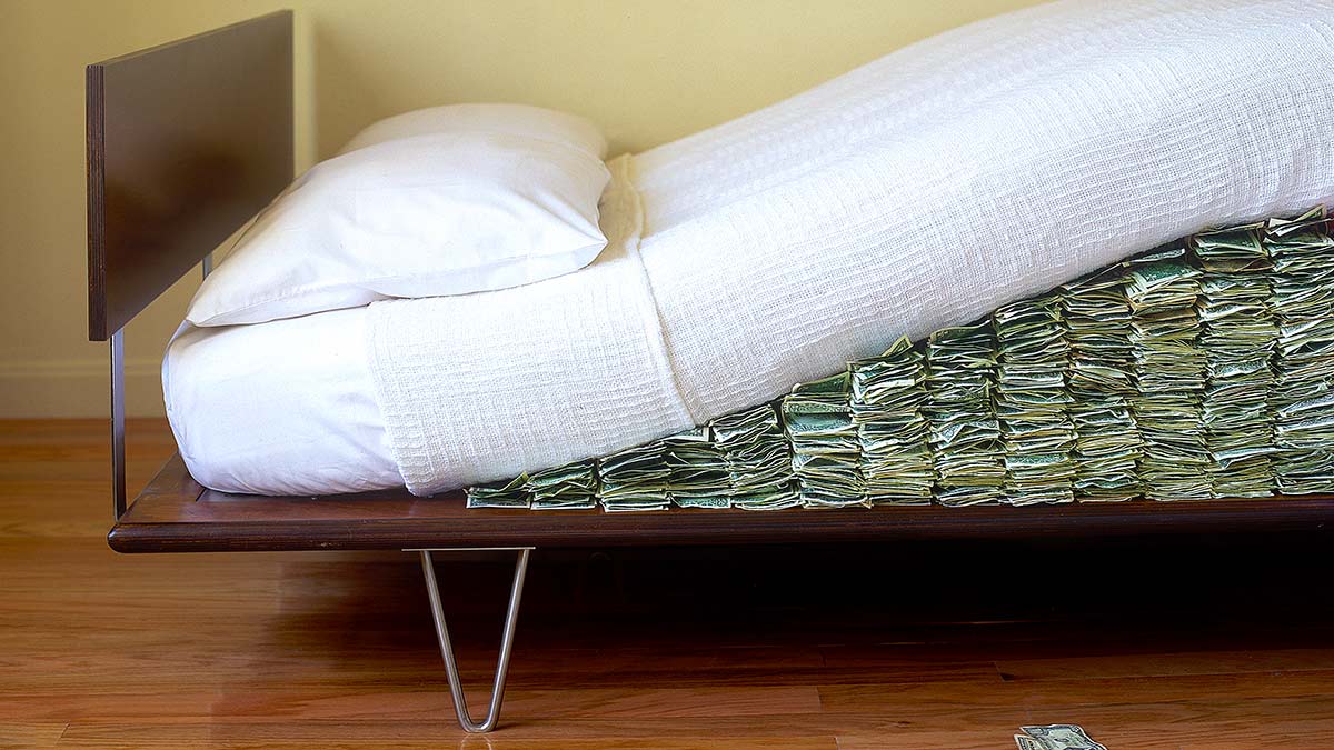 ASX Small Cap Lunchtime Wrap: Day trader makes $US6.3m, too scared to tell his wife