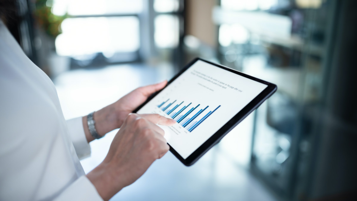 Last Orders: ASX falls despite strong jobs data