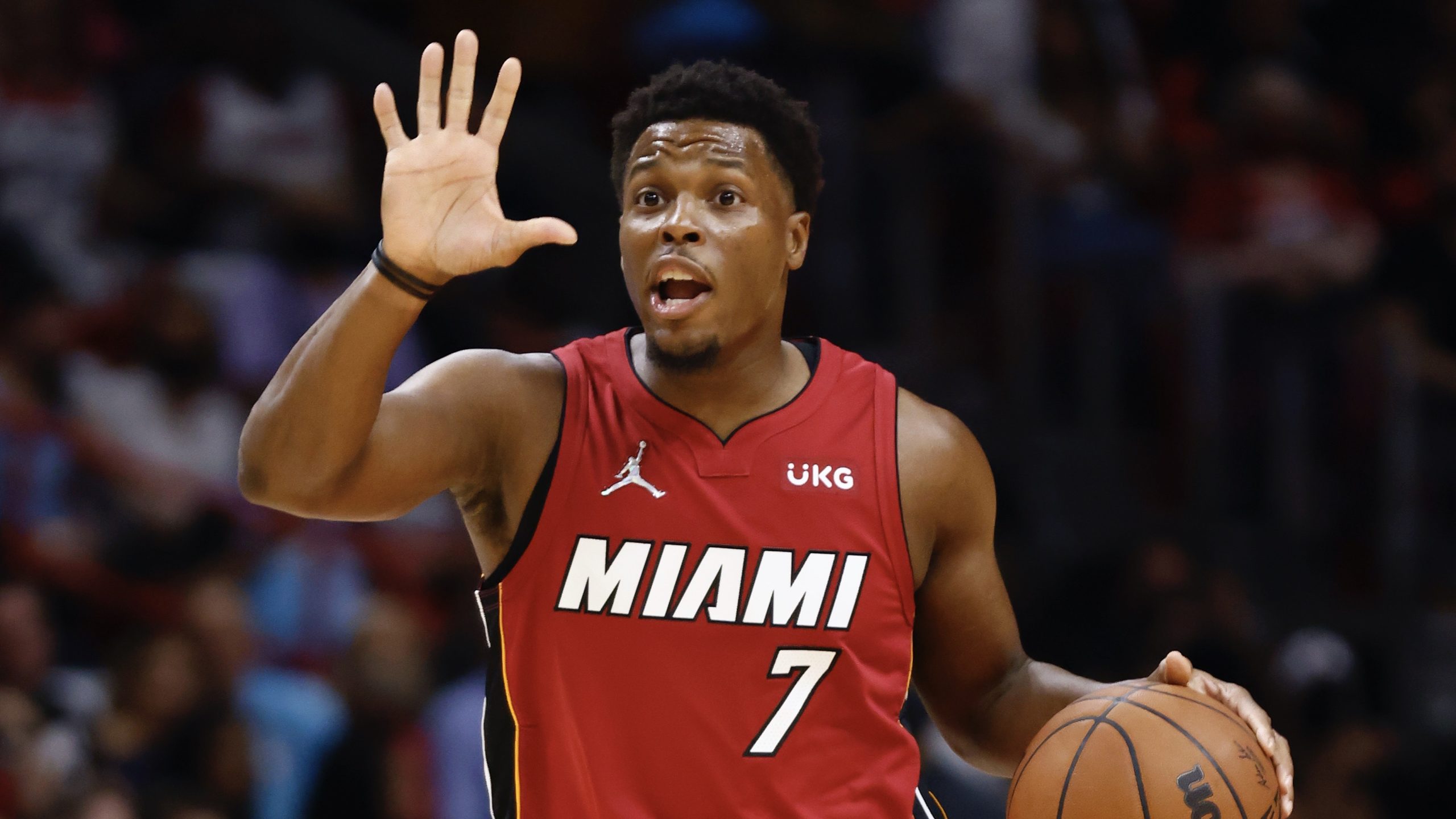 FTX gives $500 in free crypto to Miami Heat fans; raises $420 million from 69 funders