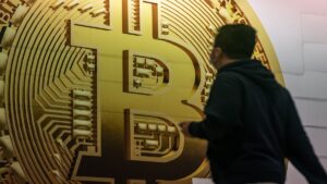 eToro: Playing the crypto trade as Russia-Ukraine tensions remain on a knife edge