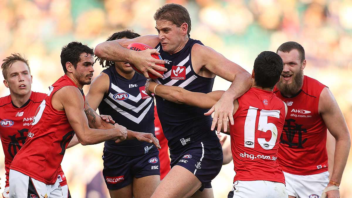 Top 10 at 10: The ASX stocks head and shoulders above the pack in early trade
