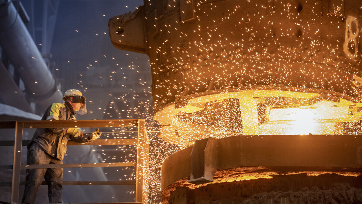 China steel utilisation