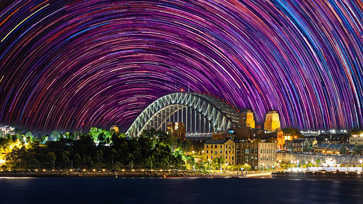 ASX Small Caps Lunch Wrap: Shooting Star leads a Merry Monday for local markets