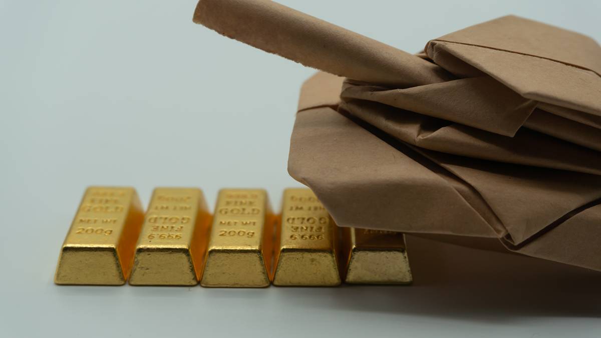 Gold March performance
