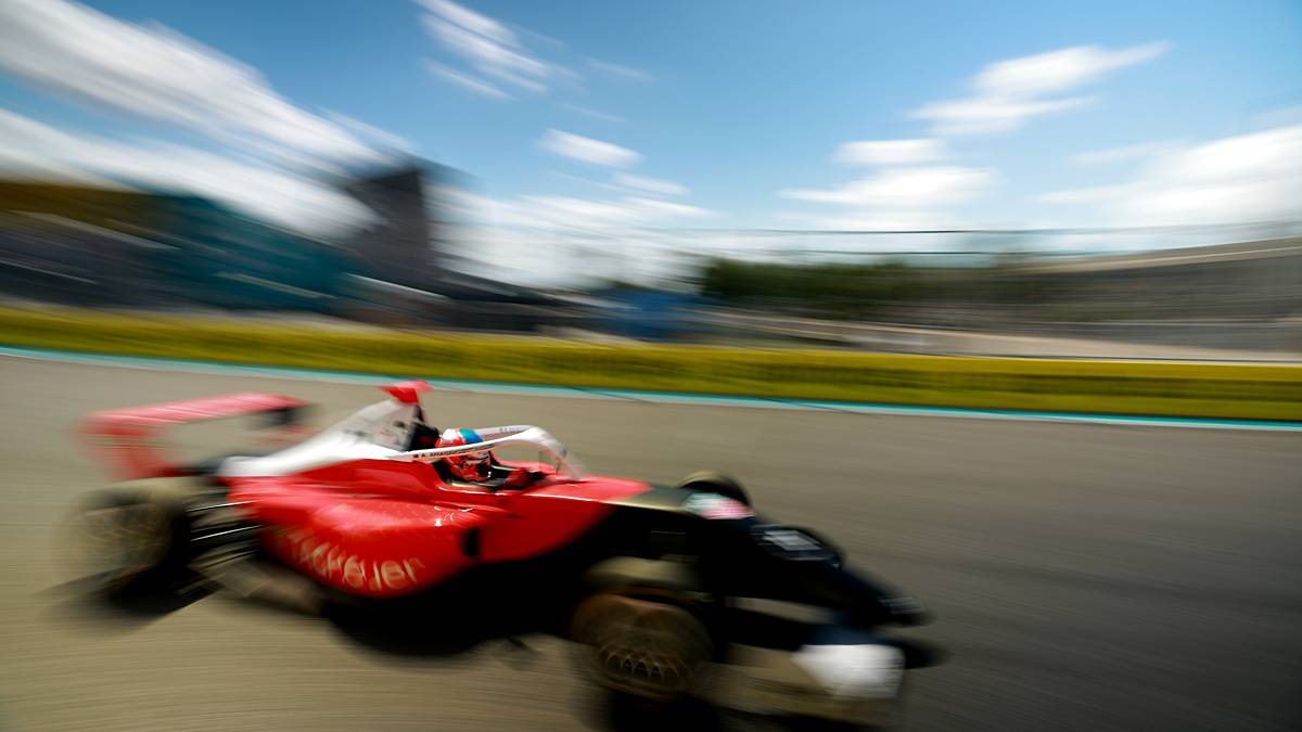 F1 female