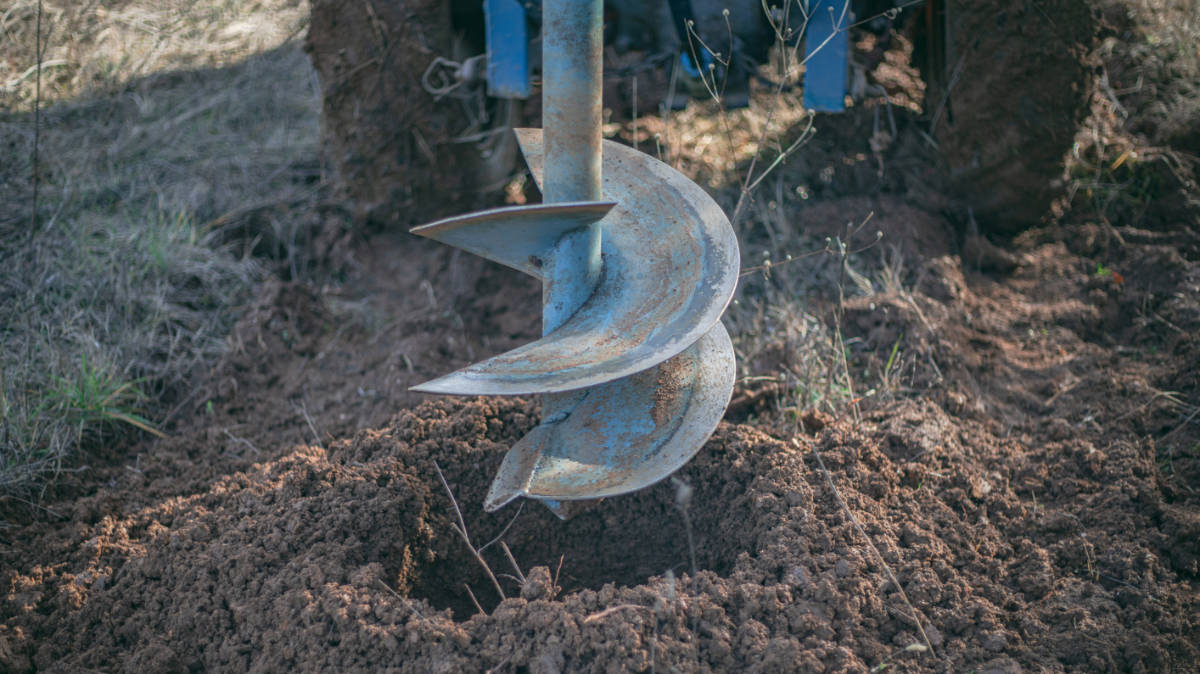 Rigs roar to life as QMines targets high-grade gold at Mount Mackenzie